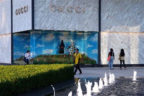 gucci owner donates|gucci and unicef.